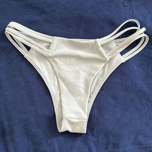 Cheeky and strappy Tobi bikini bottoms